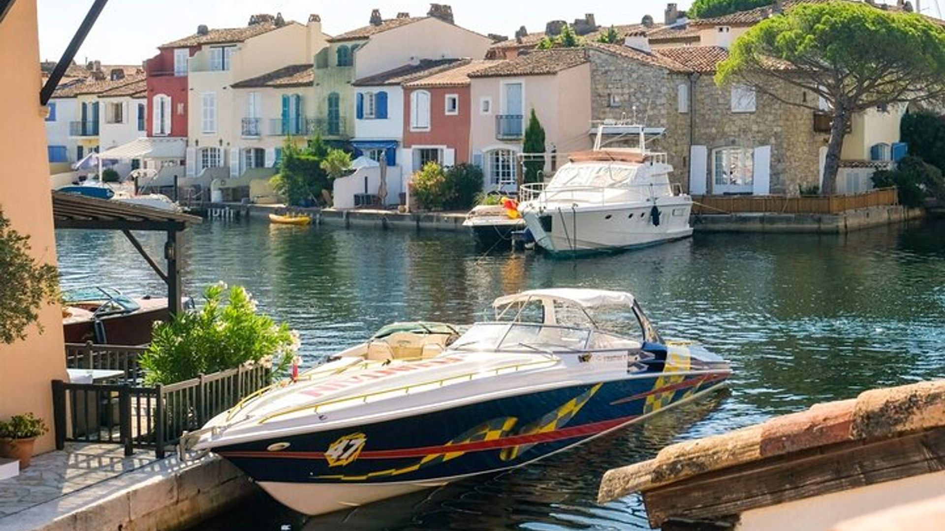 Visite privée de Saint-Tropez à Port Grimaud et Grimaud Village