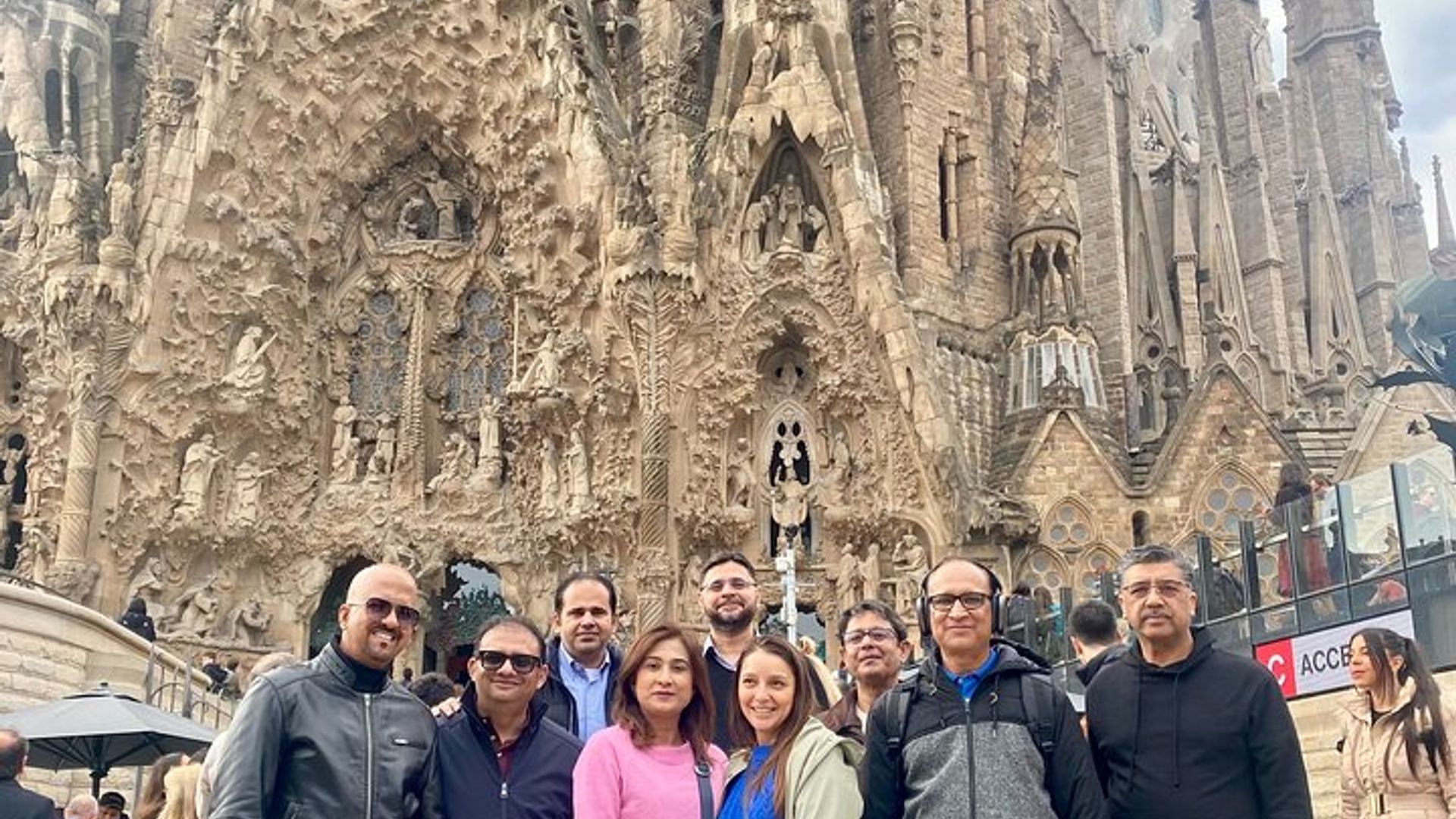 Gaudi & Sagrada Familia for Small Group Guided Tour with Tickets