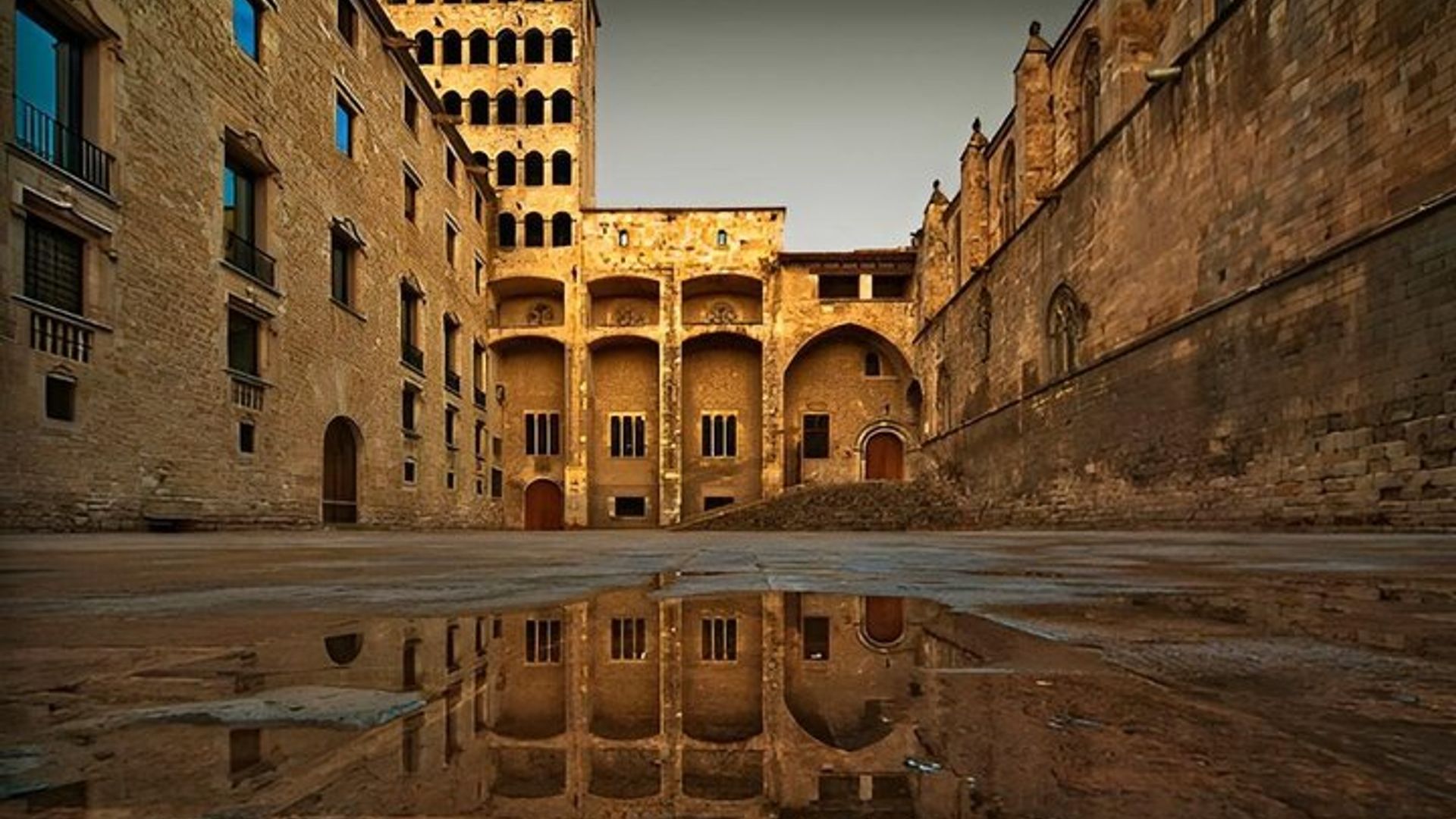 Barcelona Gothic Quarter Two Hour Shared Walking Tour