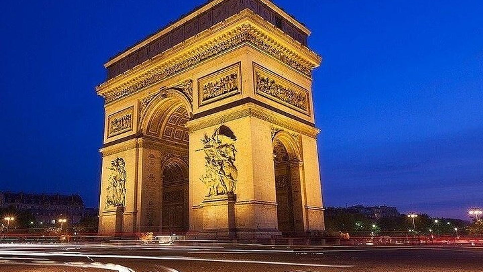 Private transfer: Paris or CDG ⇄ Bayeux