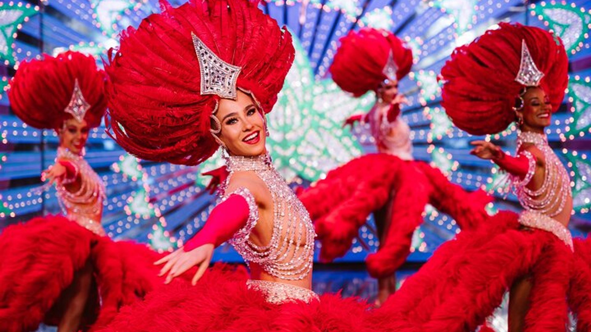 Paris: Moulin Rouge Show Tickets With 3-Course Dinner and Wine