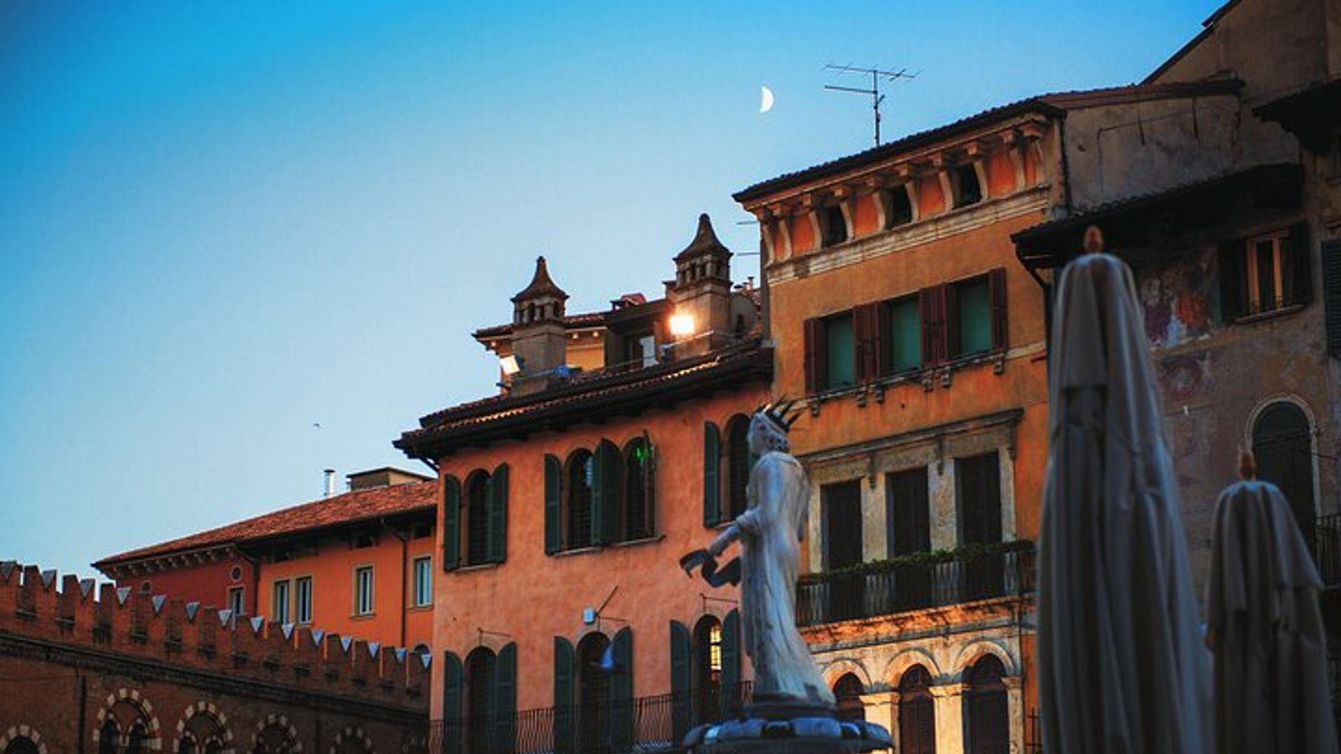 Verona Highlights with Local: Walking Tour Juliet's House Tickets