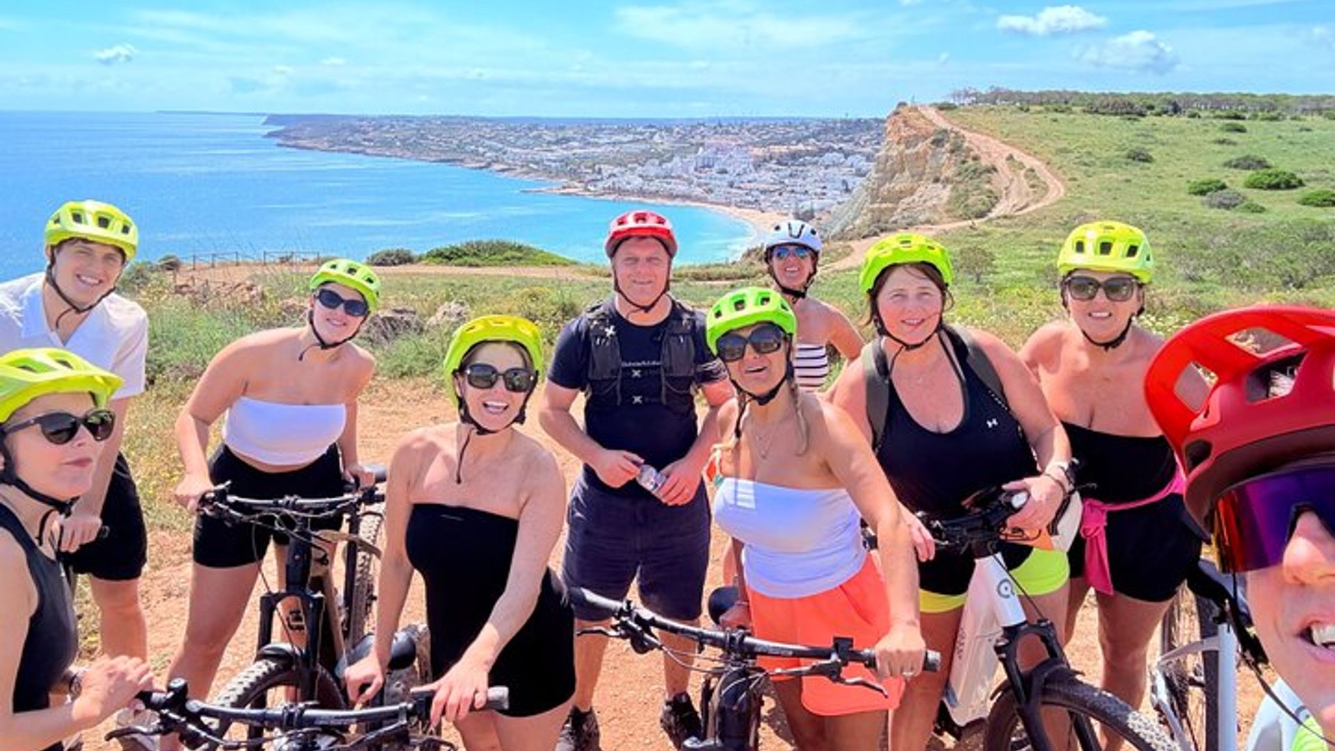 Lagos Highlights in kleiner Gruppe und Geschichtstour mit dem Elektrofahrrad