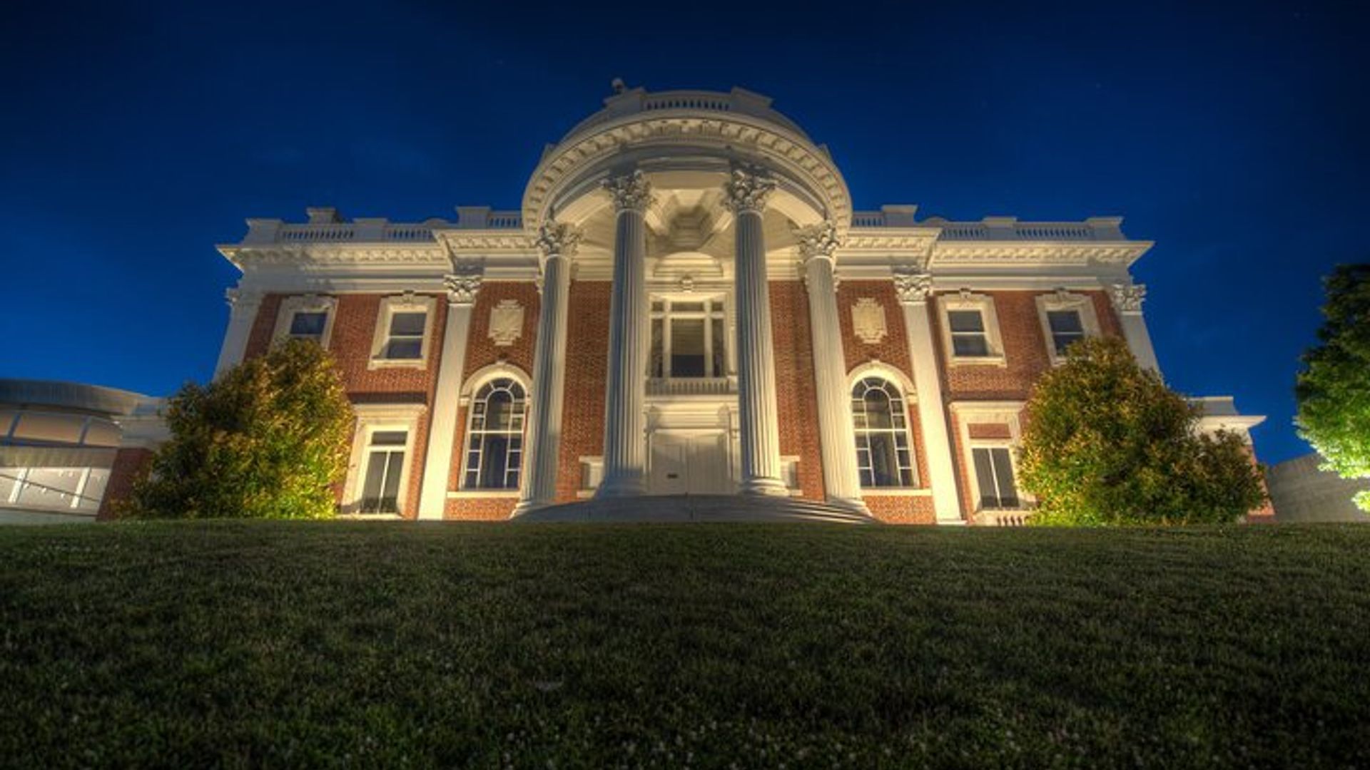 Chattanooga Small-Group Haunted Walking Tour