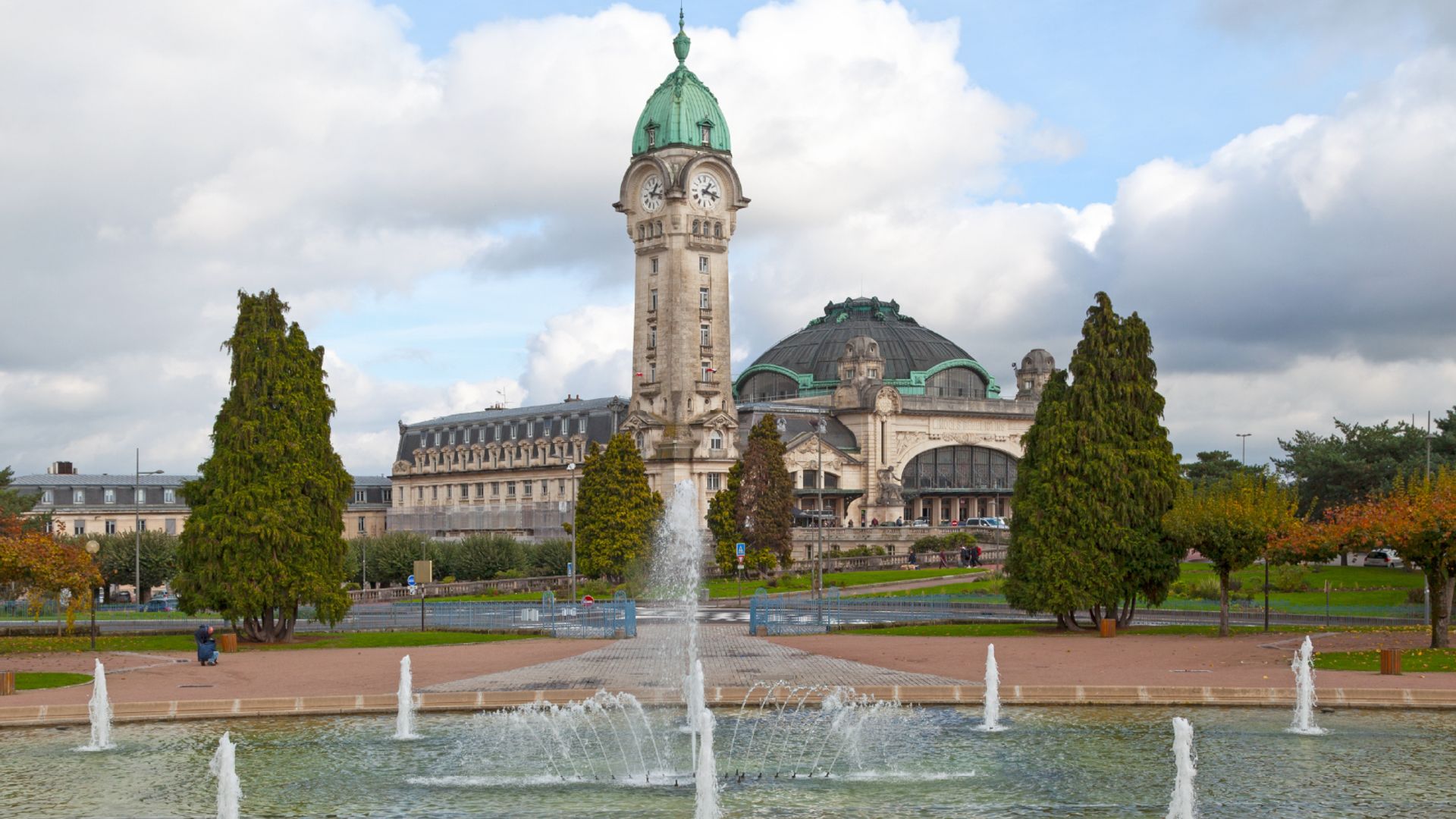 Limoges: Audio Guided Walking Tour (2:15 - 17 audio comments)