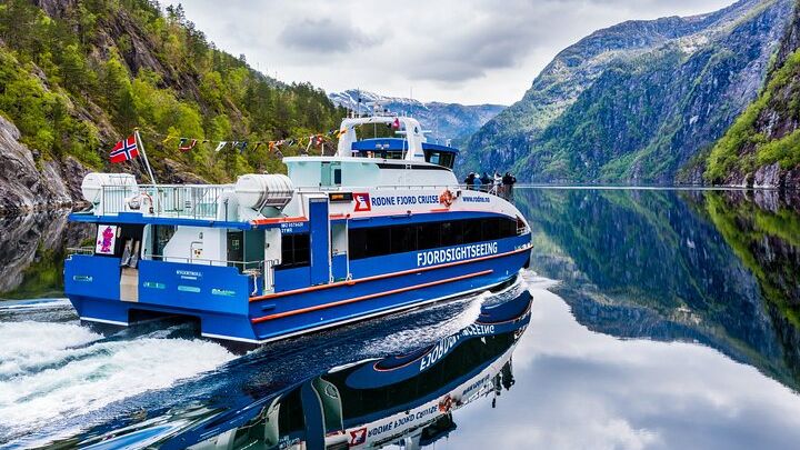 Bergen: Half-day fjord cruise to Mostraumen