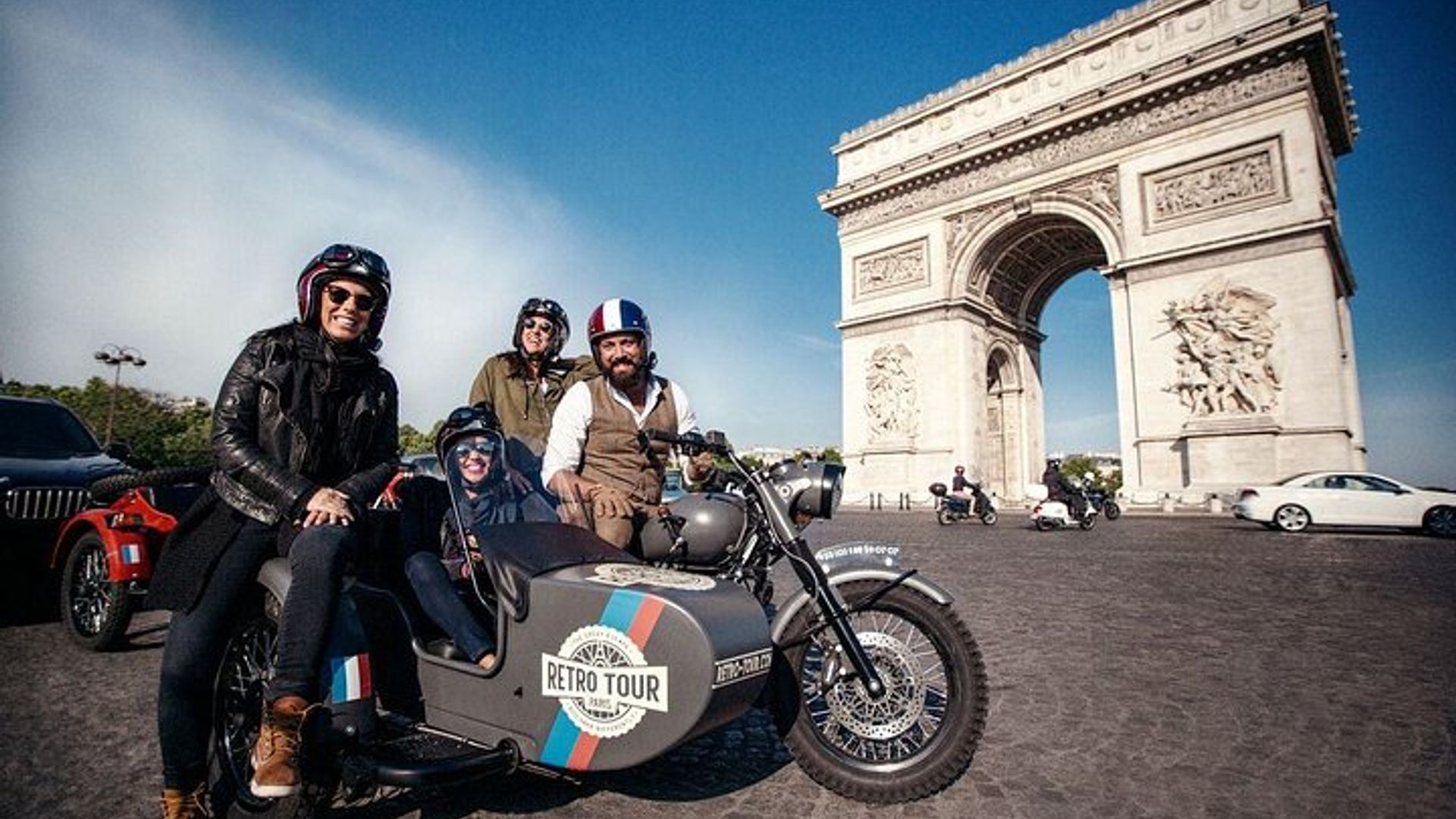 Paris Vintage Private City Tour on a Sidecar Motorcycle image 1