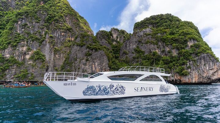 Phi Phi Islands, Maithon island: Catamaran Tour from Phuket
