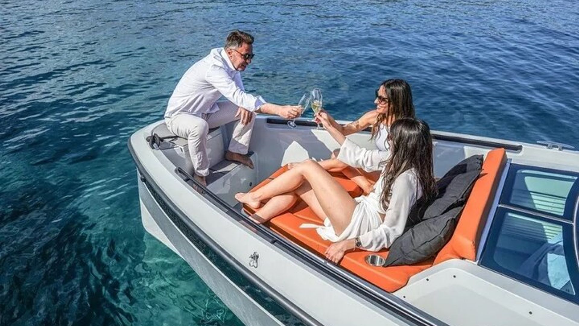 Crucero de lujo privado de día completo - un viaje sereno a las islas