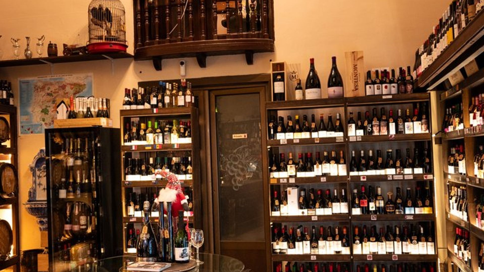 Hidden gem. 5 Wine Tasting Experience in La Licorera Est. 1932