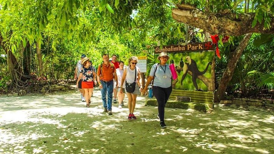 Gumbalimba Park Guided Tour from Roatan
