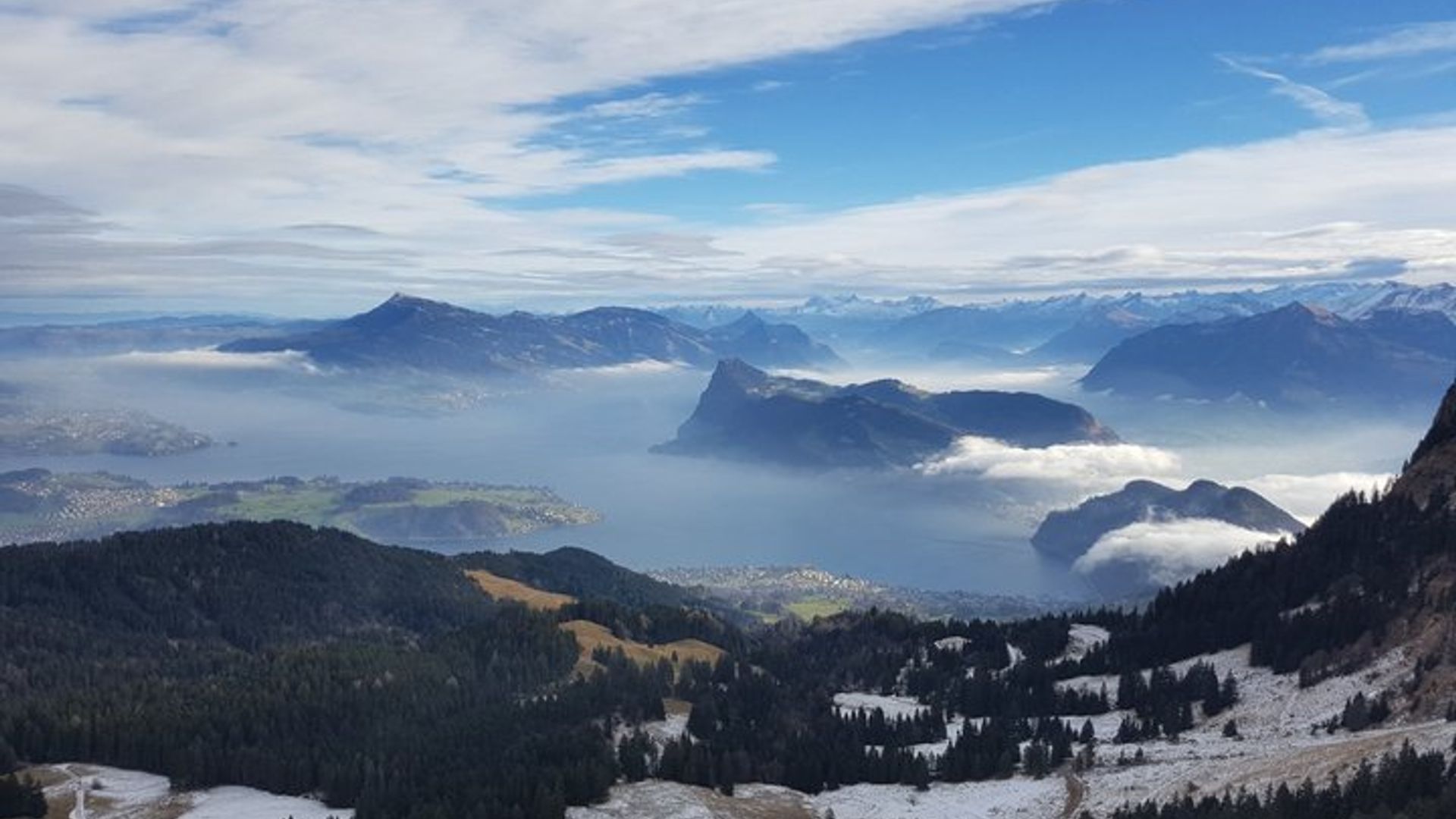 Excursion en téléphérique du mont Pilatus et croisière d'une heure sur le lac au départ de Bâle (édition hivernale)