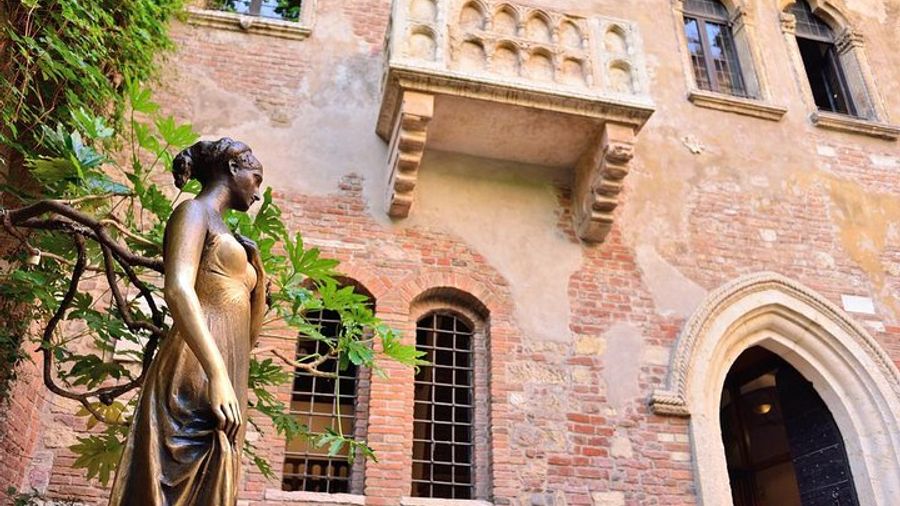 Verona Small-Group Shakespeare and History Walking Tour