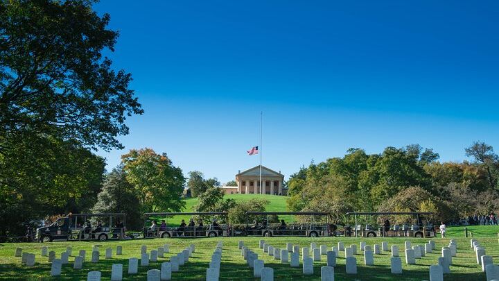 Washington DC Hop-On Hop-Off Trolley Tour, Arlington Cemetery