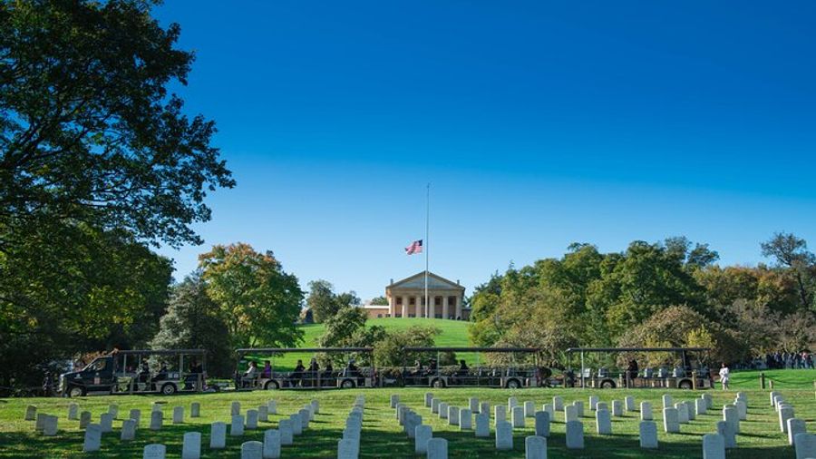 Washington DC Hop-On Hop-Off Trolley Tour, Arlington Cemetery