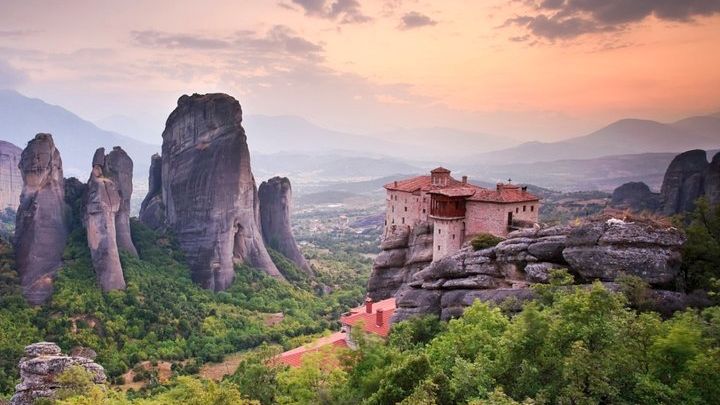 Meteora Small-Group Tour with Station Pickup
