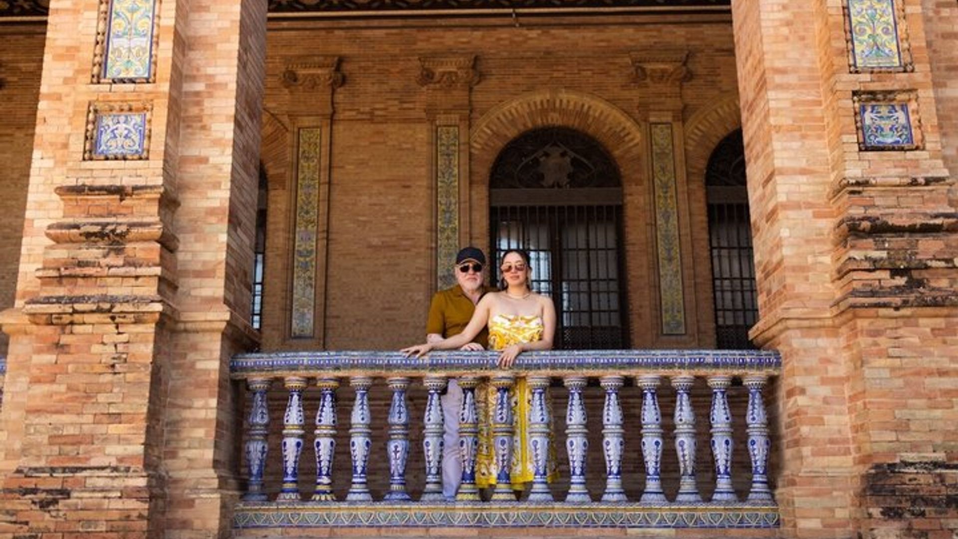 Seville: Plaza de España Private Photoshoot Experience