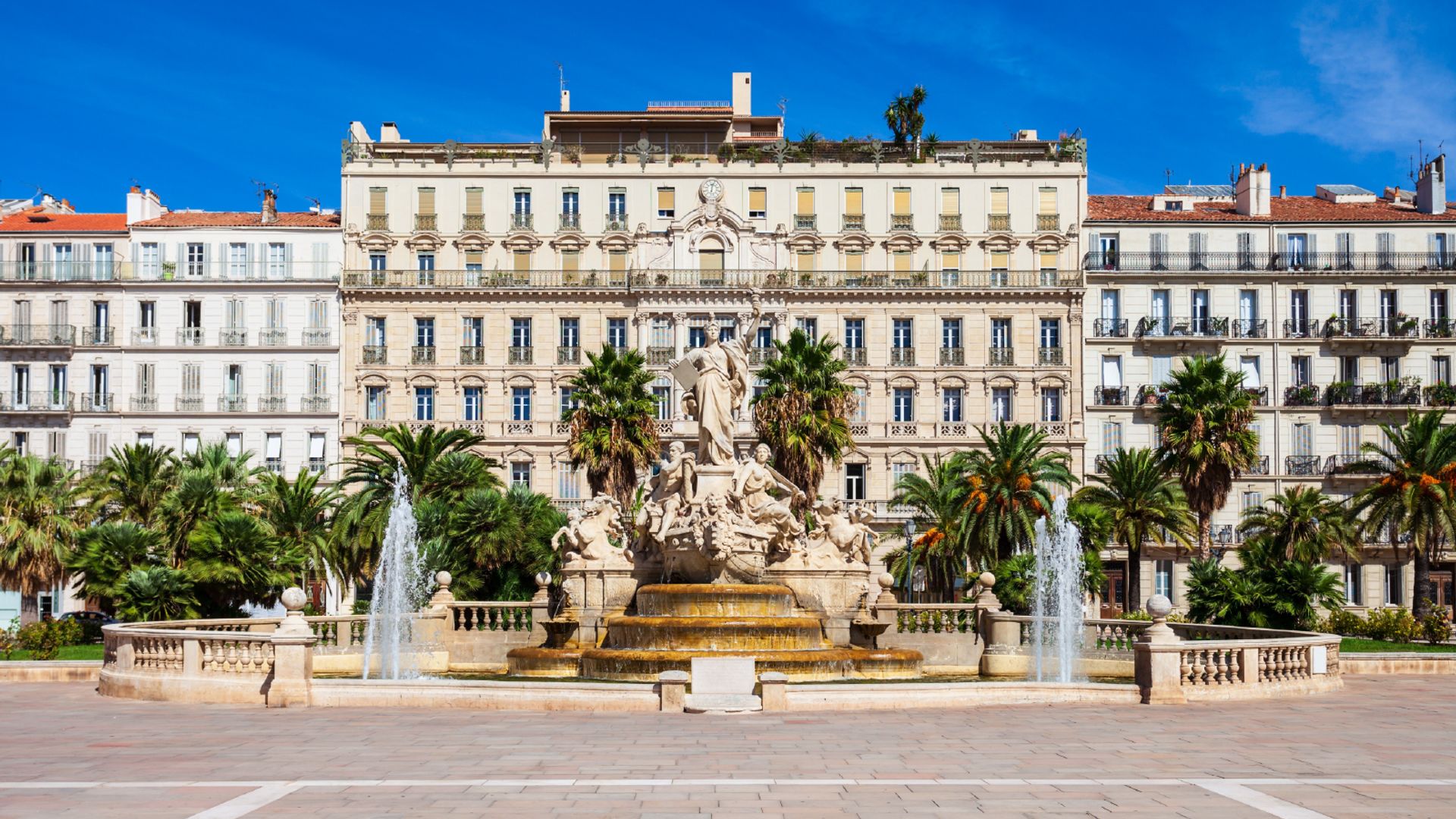 Toulon: Audio guided walking tour (1h50 - 19 audio comments)