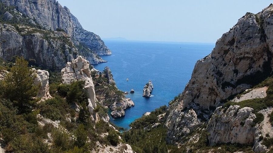 Calanques National Park Small-Group Hiking Tour With Lunch