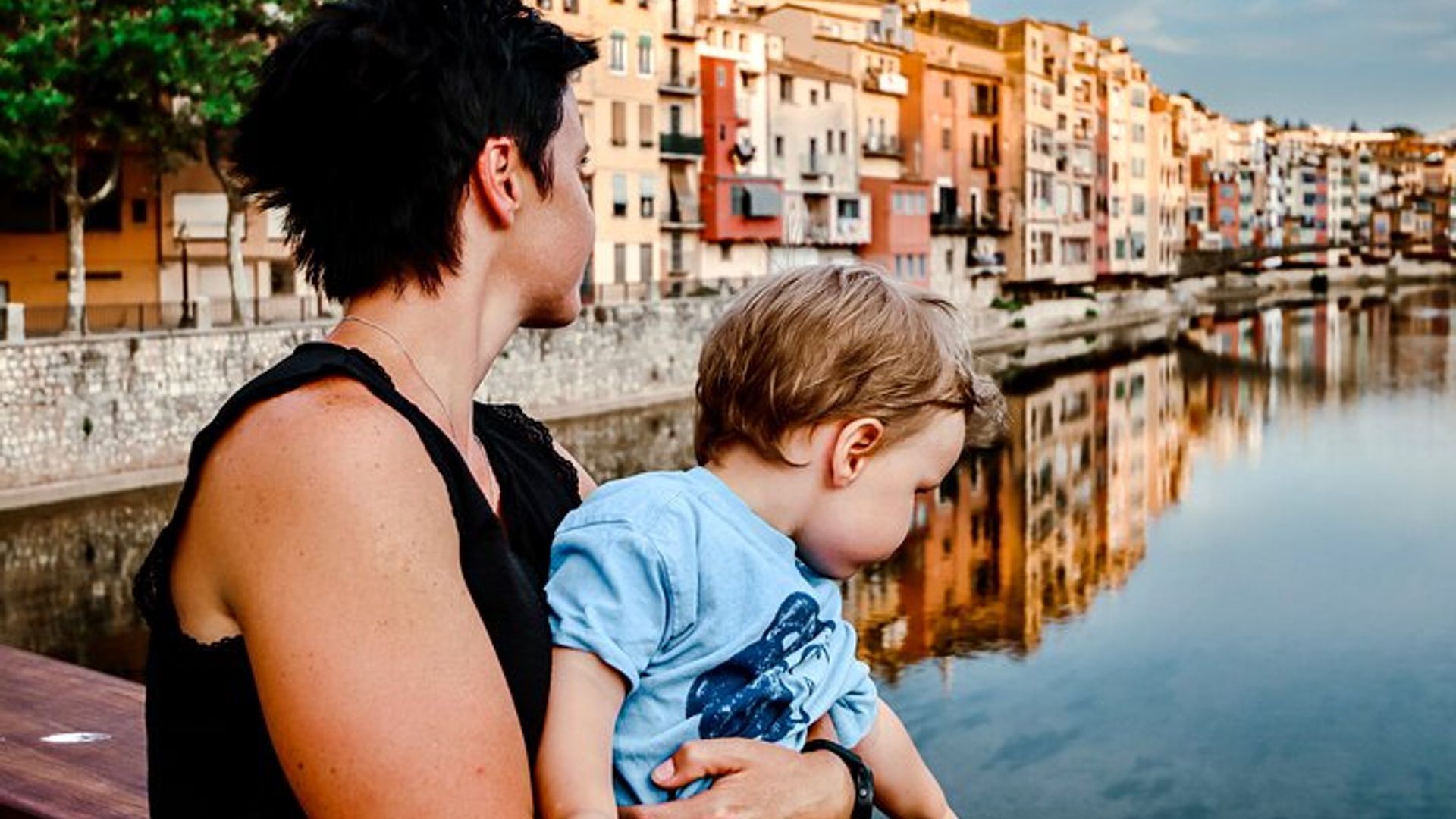 1-Hour Private Mini Photoshoot in Girona