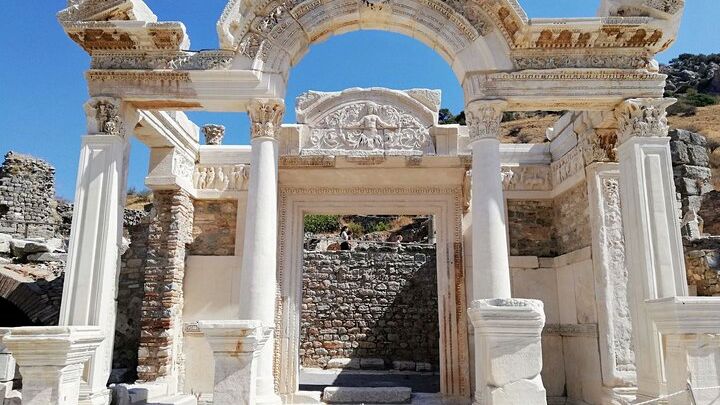 3-Day Mini Group Tour to Ephesus, Pergamum and Didyma from Kusadasi