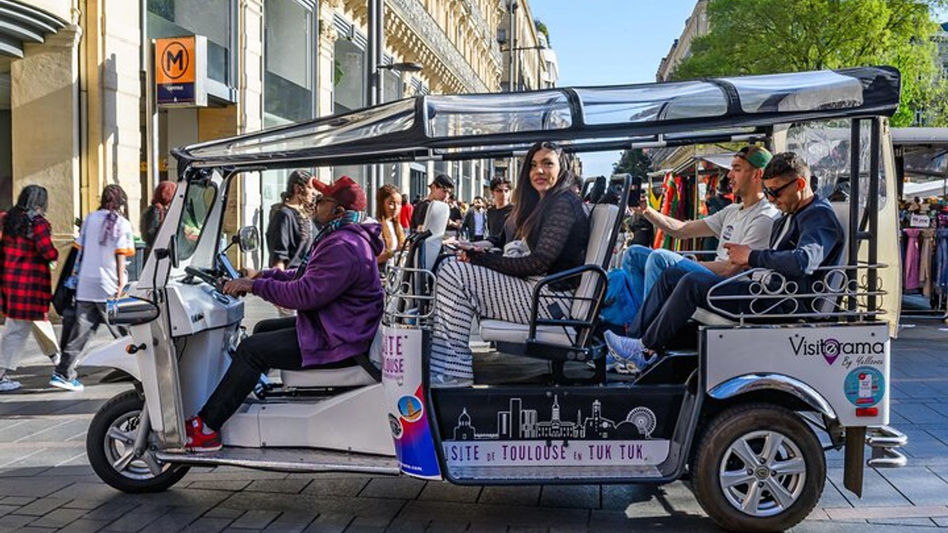 Toulouse Tour in Electric Tuk Tuk