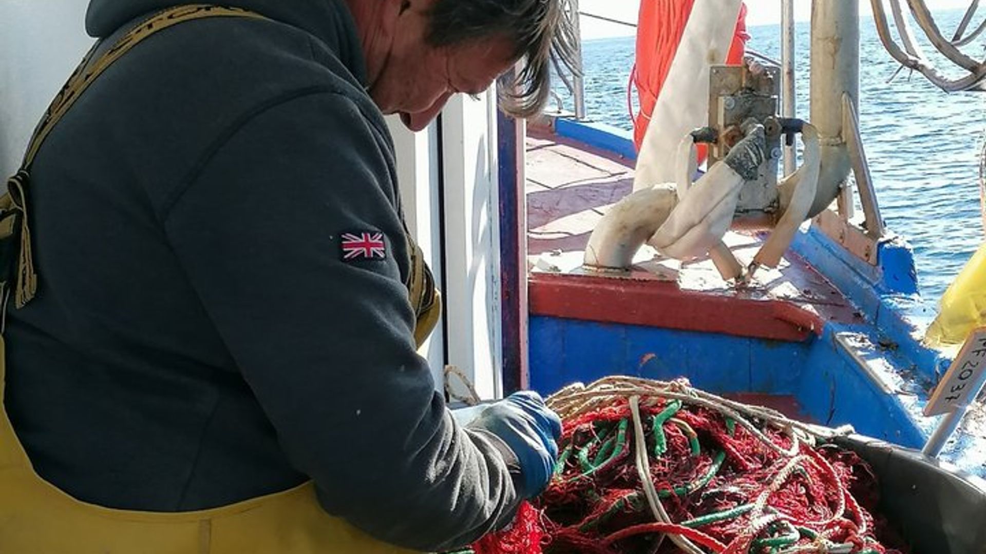Turismo de pesca en la isla de Elba con aperitivo y cena a bordo.