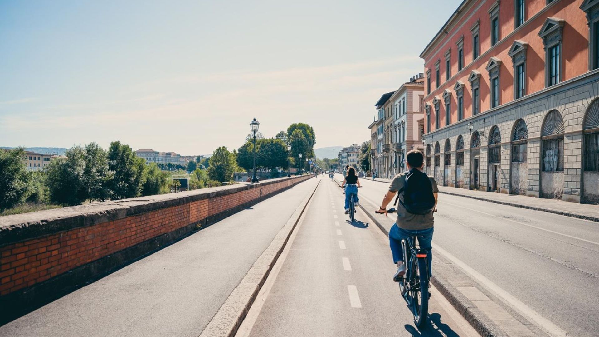 Explore Florence by E-Bike: Guided City Tour with Gelato Tasting