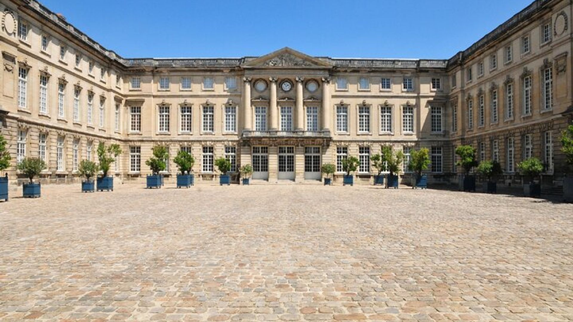 Compiègne: Audioguide-Stadtrundgang, 1 Stunde 50 Minuten und 17 Kommentare
