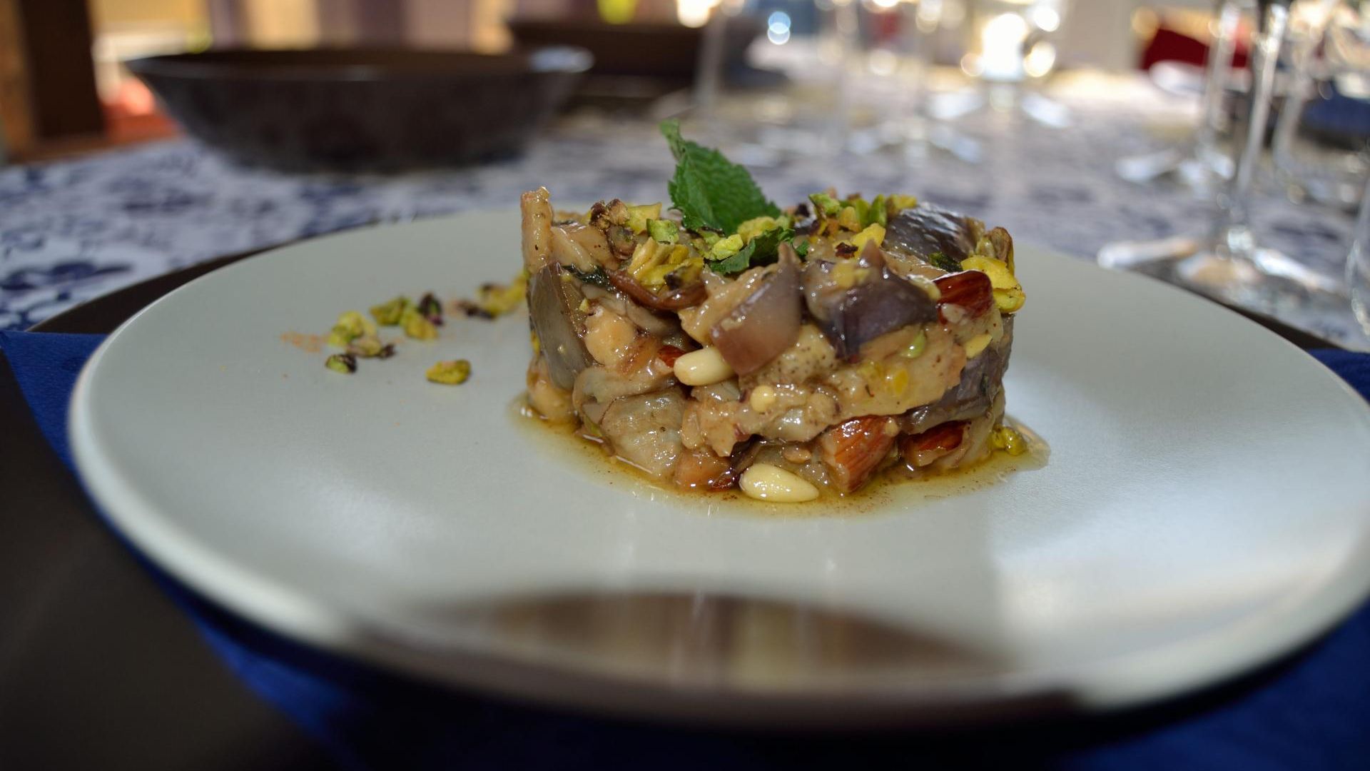 Private lunch or dinner with an Italian family with cooking demo and wines included in Palermo