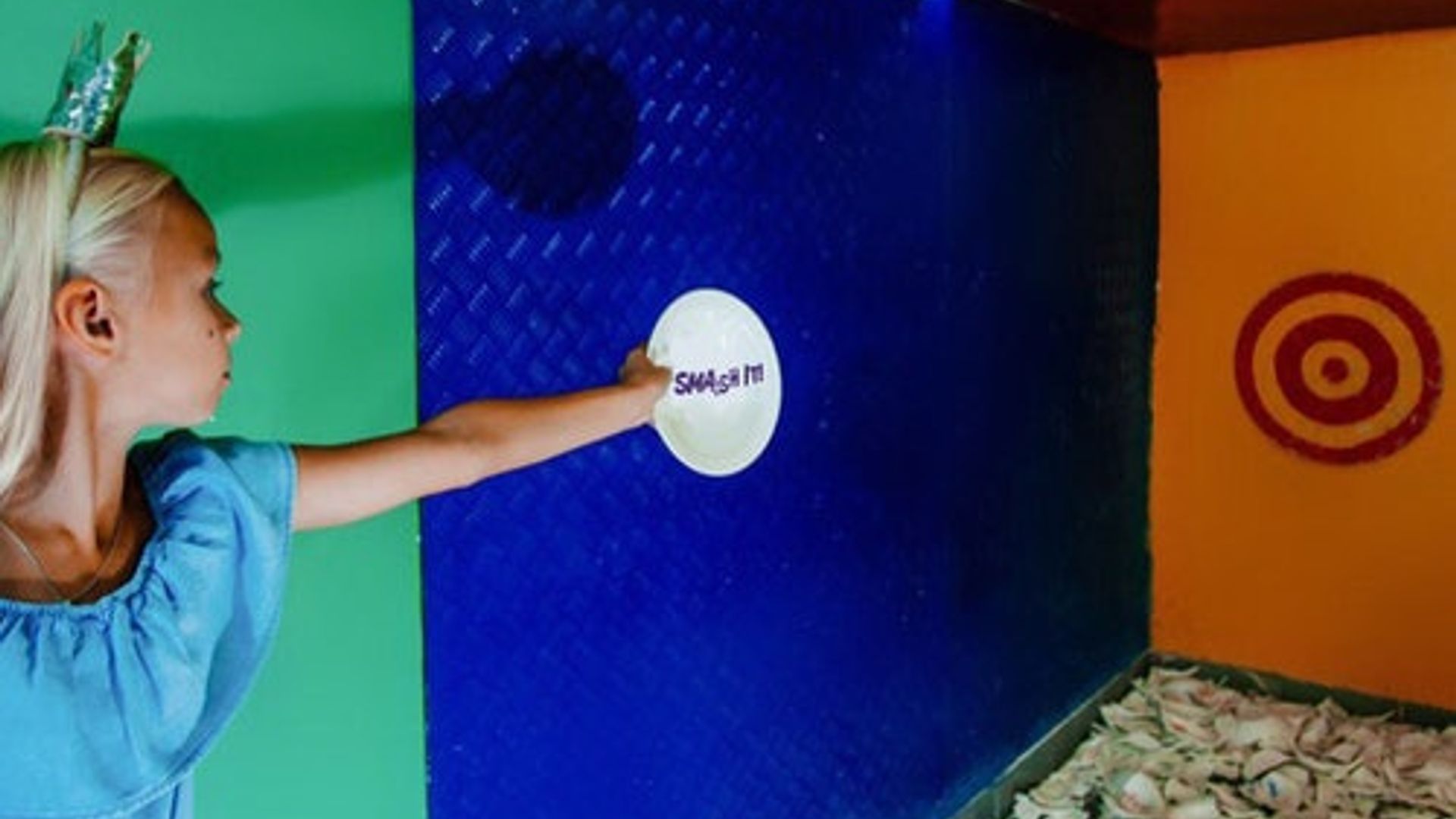 Smash It! at the Museum of 3D Illusions image 3