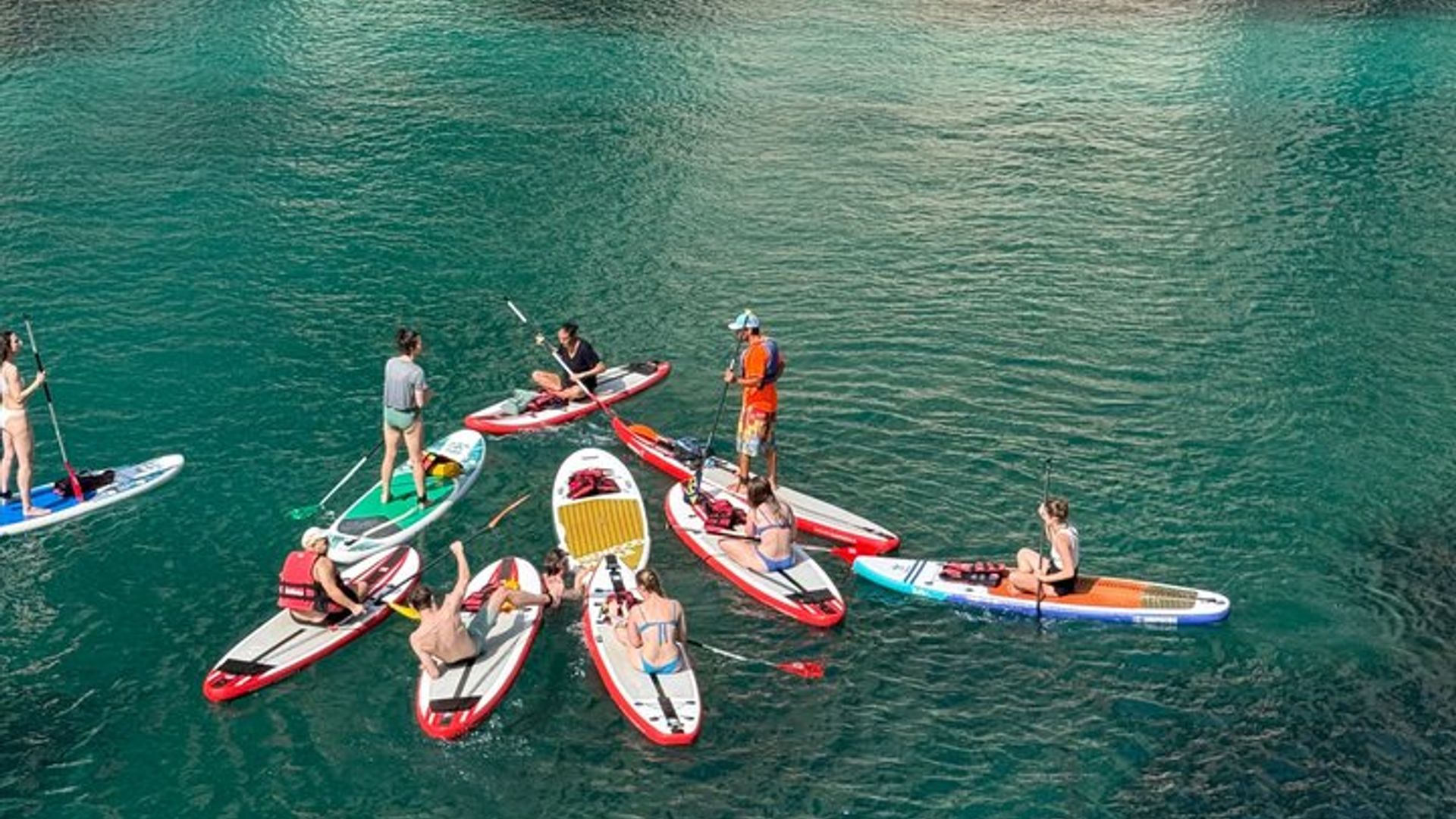 Calanques Nationalpark : Halbtägige Tour mit Stand Up Paddle in kleiner Gruppe