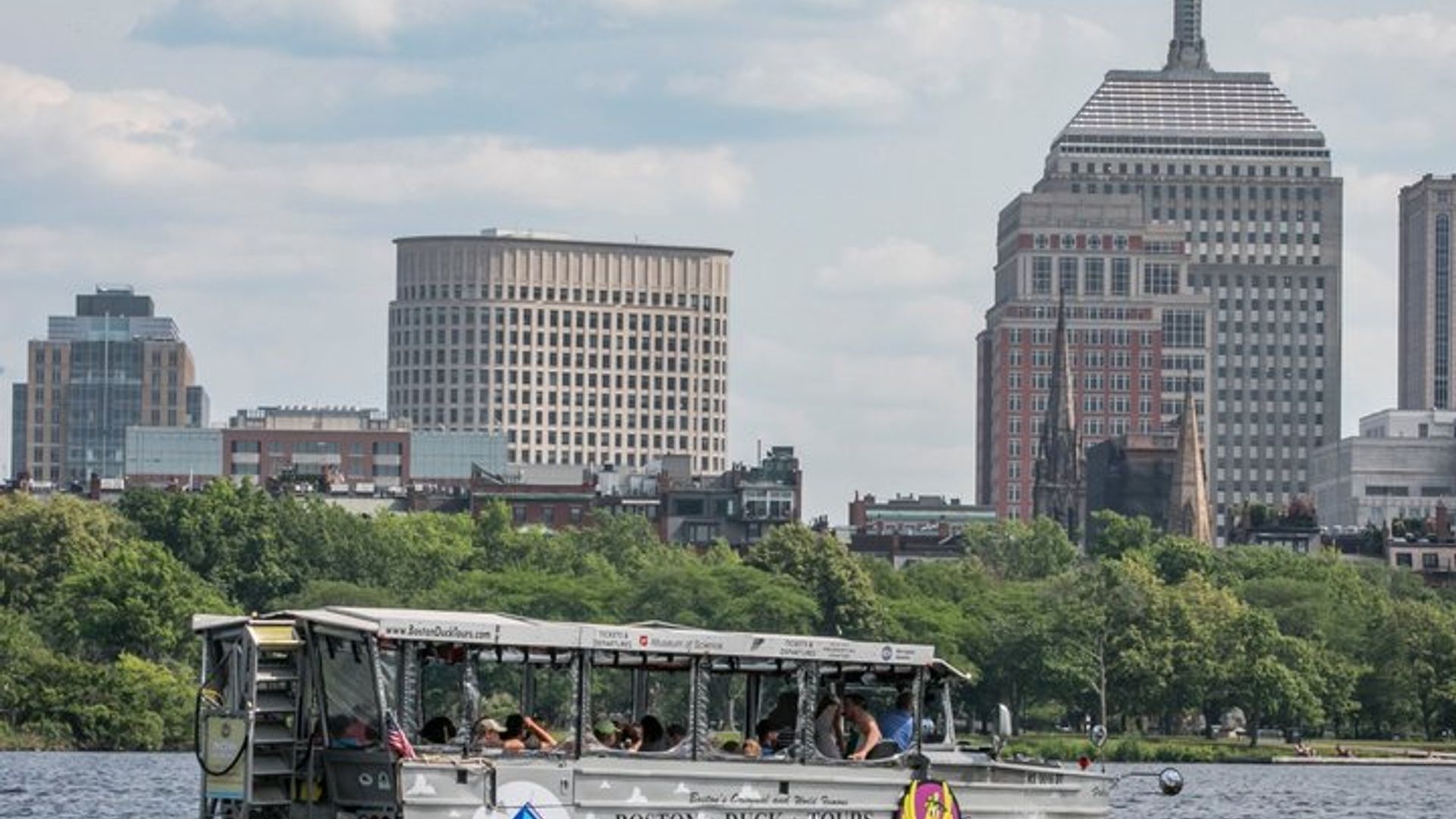 Boston Duck Boat Sightseeing Tour With Charles River Cruise