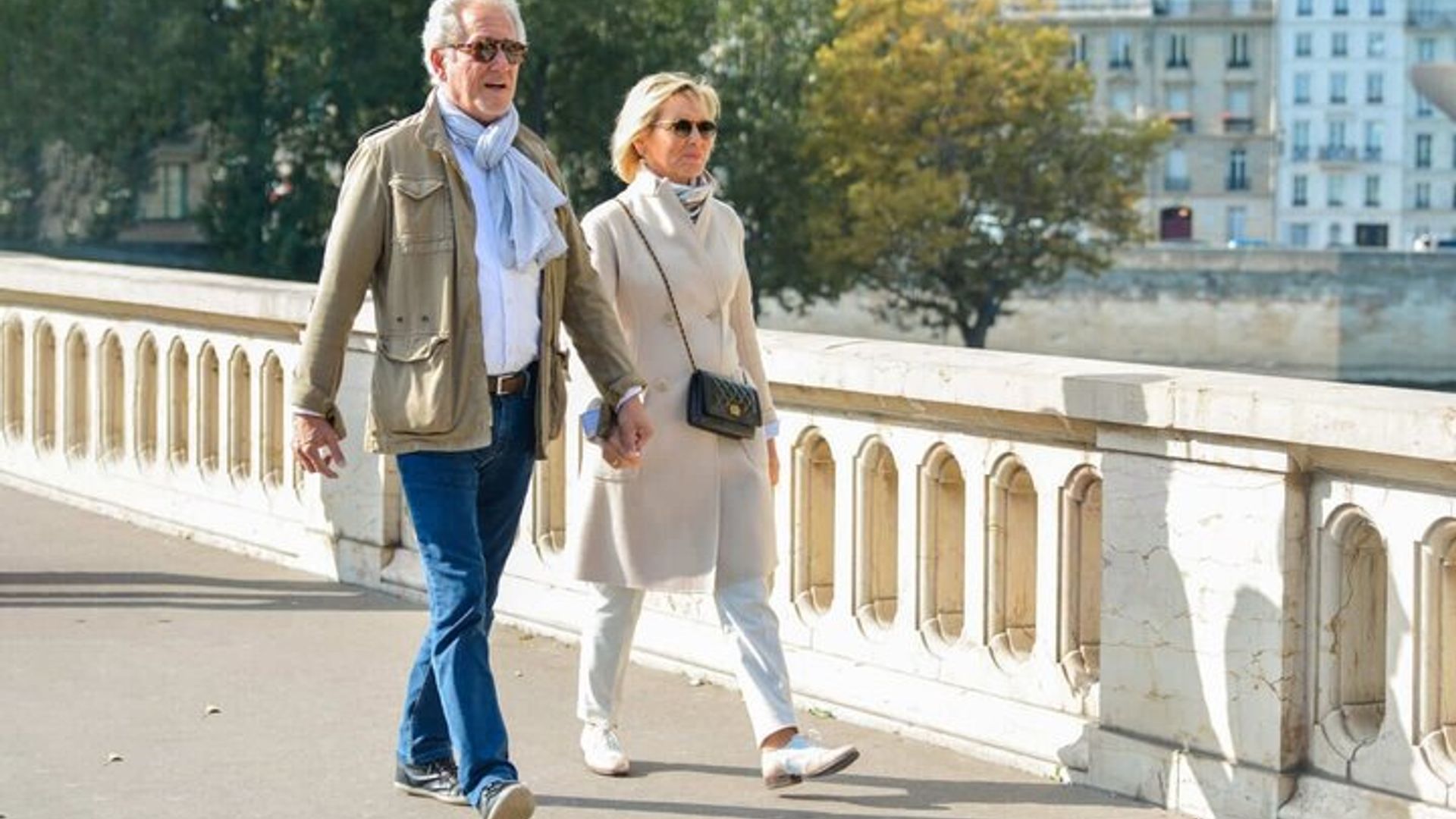 Hello Angers: Private 2 Hour Intro City Walk with Local Guide