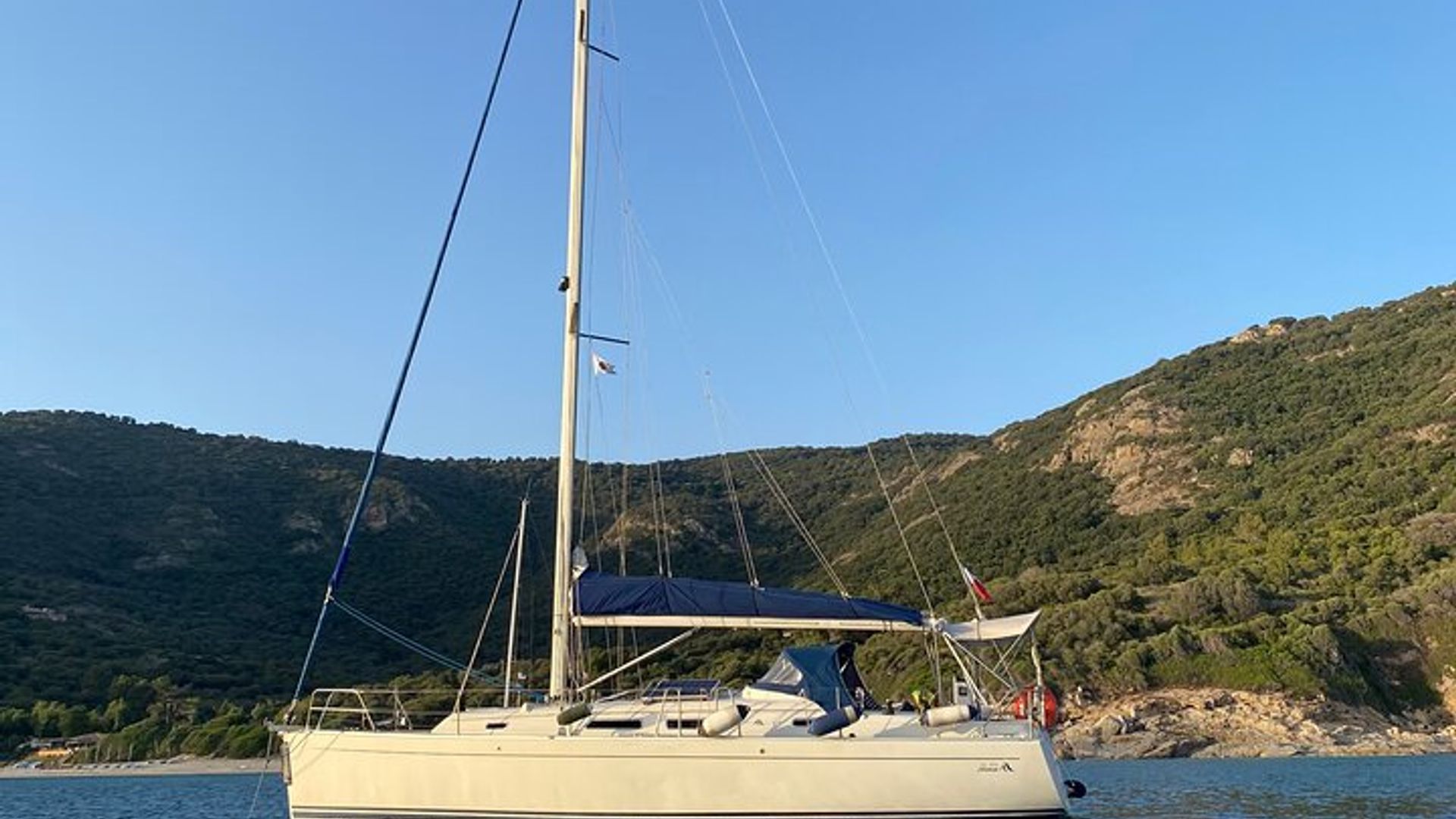 Cannes Lerins Islands Excursión privada de medio día de buceo con vela