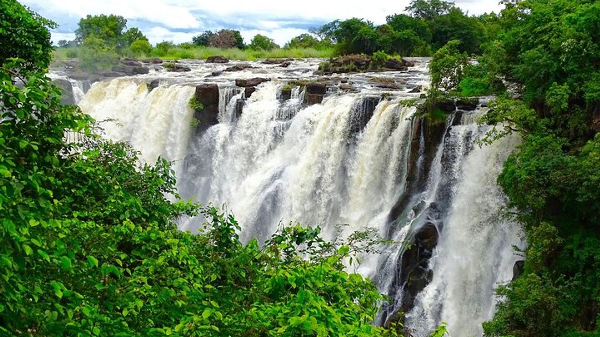 Guided Tour of the Victoria Falls On The Zambia Side