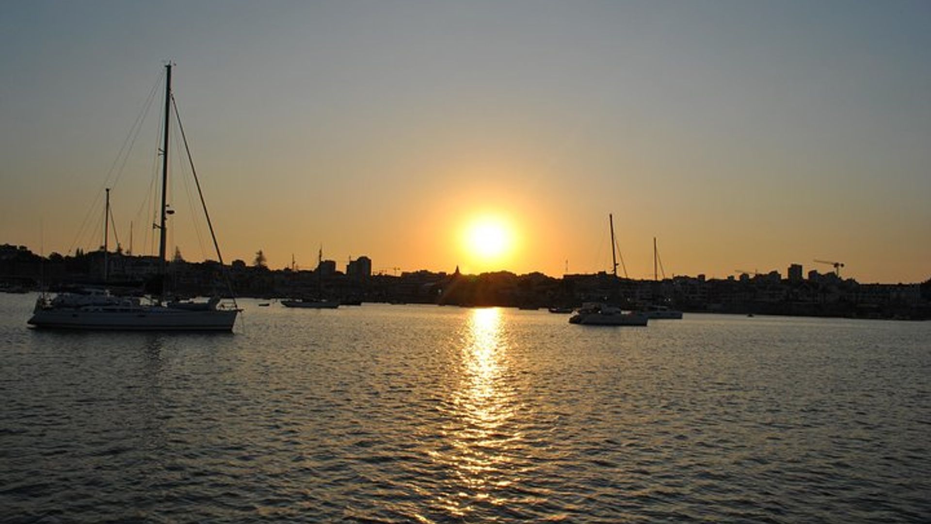Cascais Sunset Private 2h Cruise with drinks