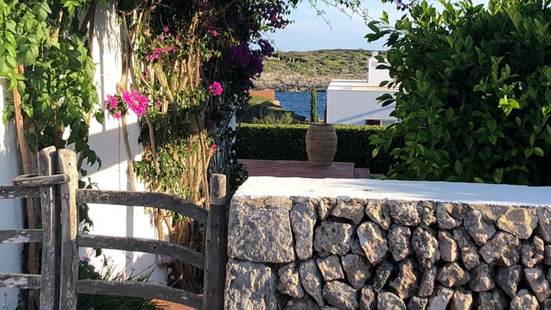 Private and Secret Tour in Ape Collector Vintage in Menorca