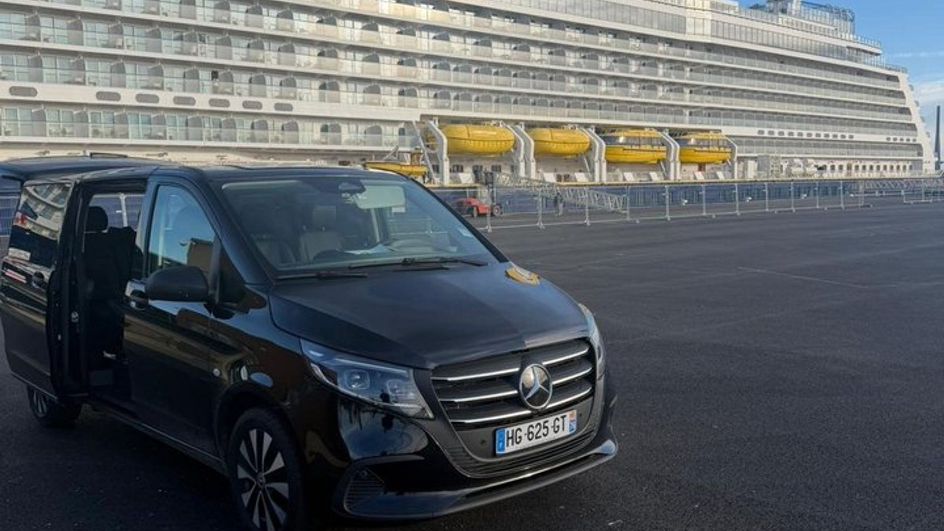 Bayeux à Paris : Transfert privé avec arrêt Giverny en option