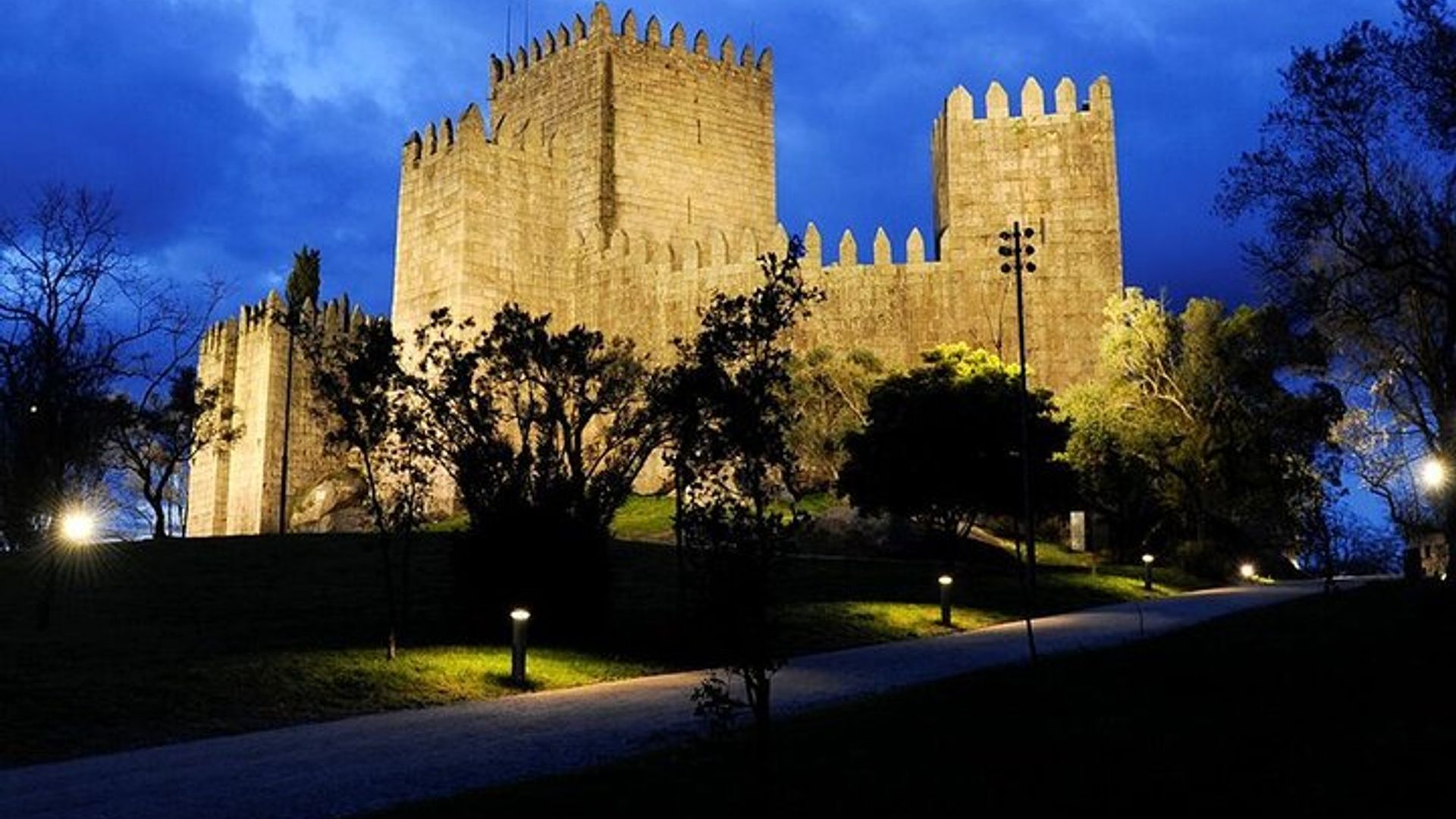Medieval Guimarães- by Dusk or Day time -from Porto or Braga