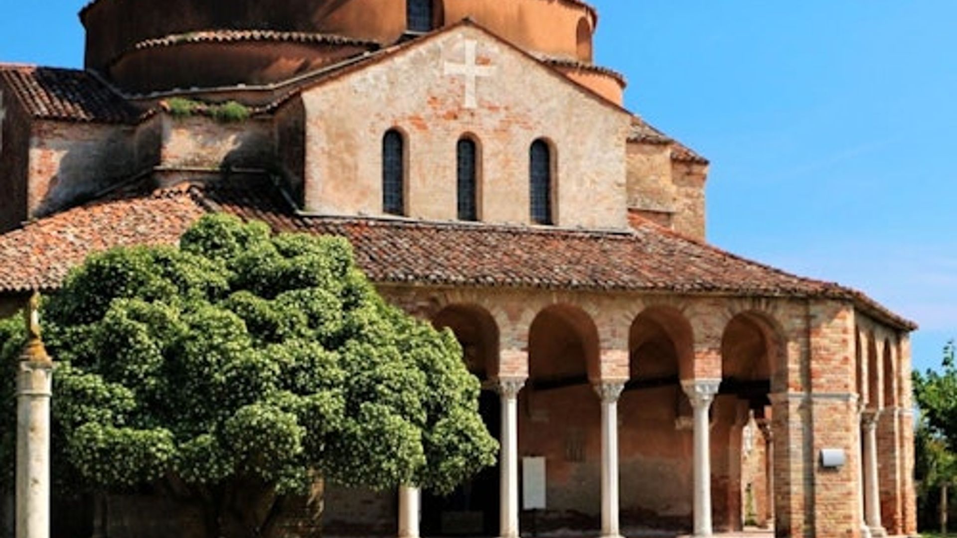 Murano, Burano & Torcello: Boat Tour from St. Mark's Square + Glass-blowing Demo