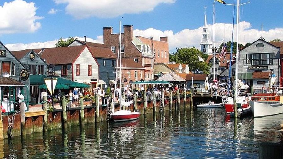 Newport Small-Group History and Food Walking Tour