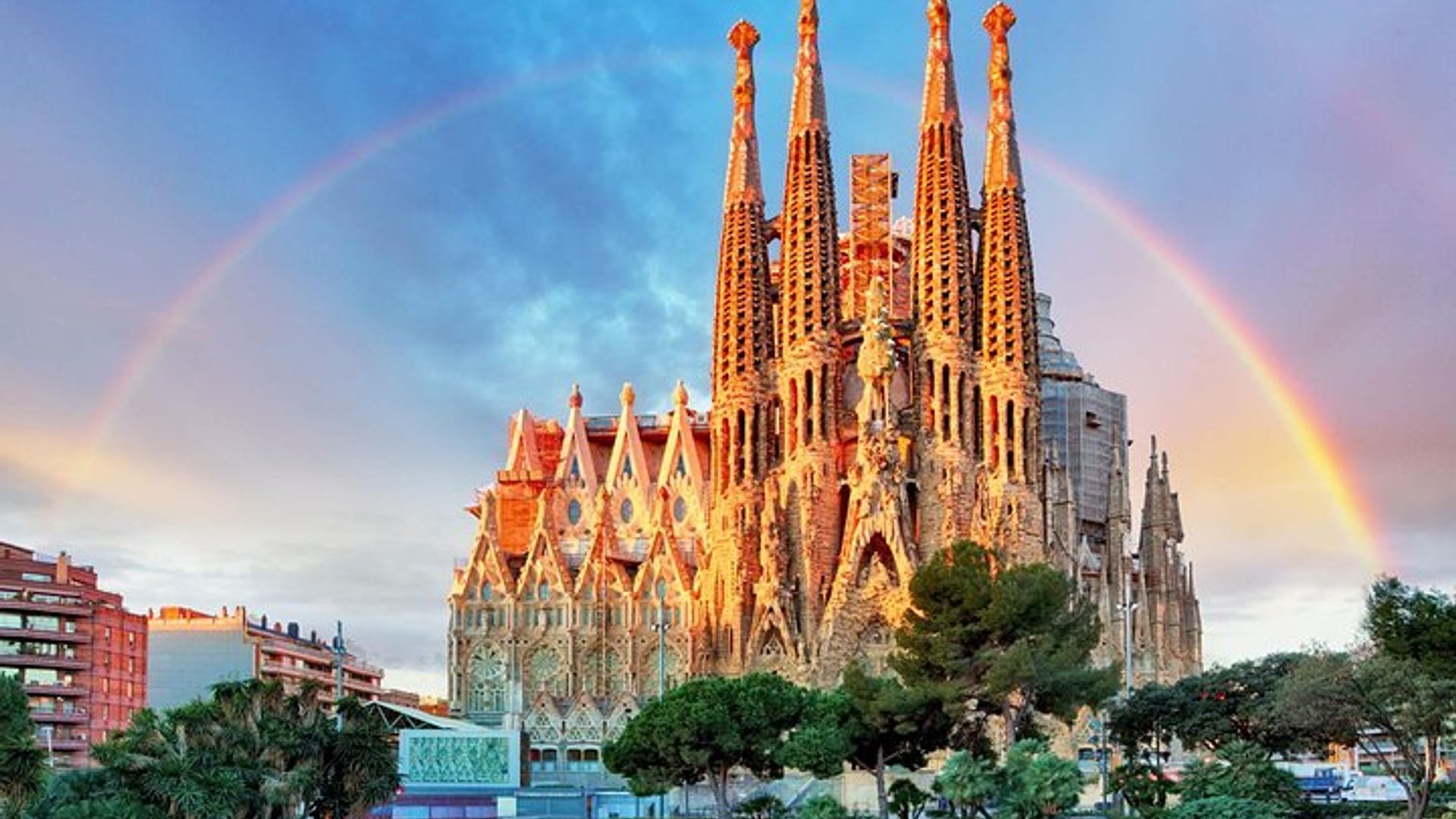 Sagrada Familia: Fast-Track Ticket and Audio Tour on Mobile App (ES)
