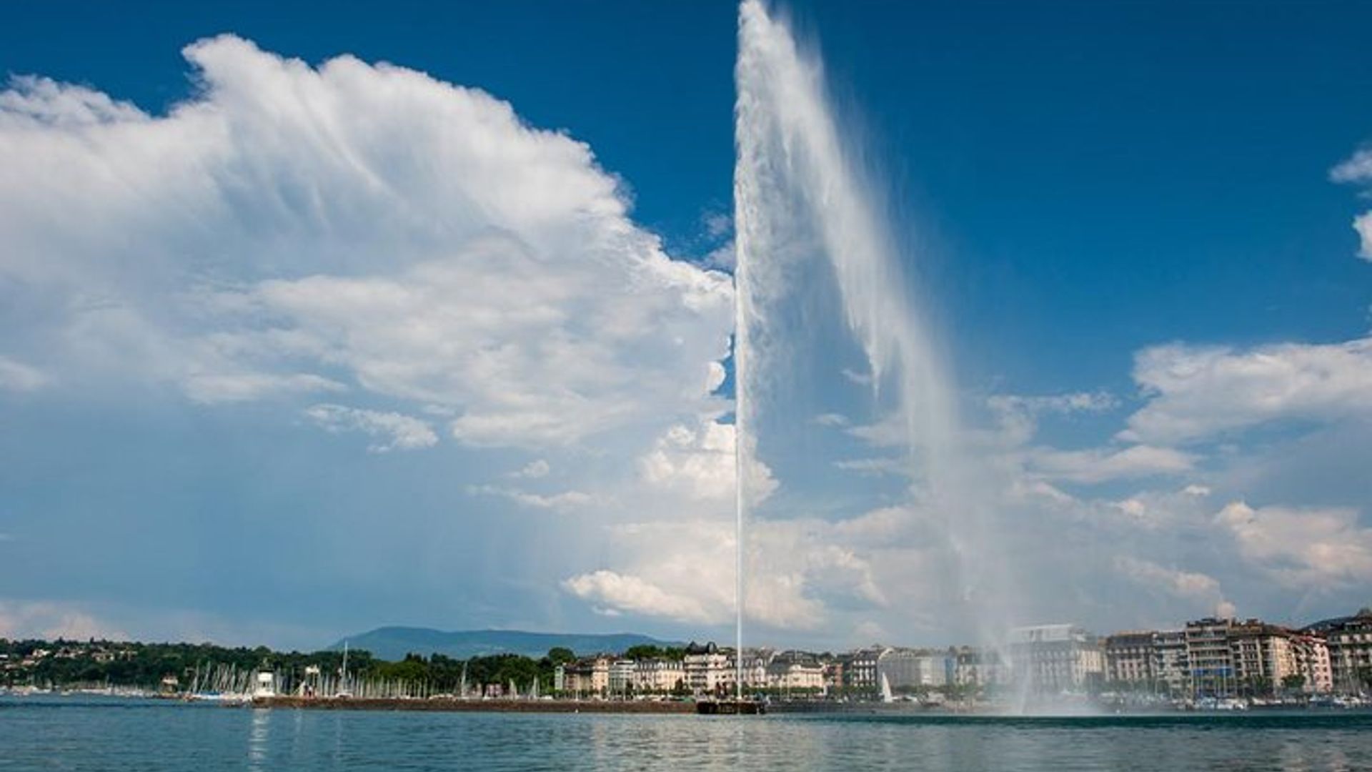 Private Geneva City Tour with Hotel Pickup