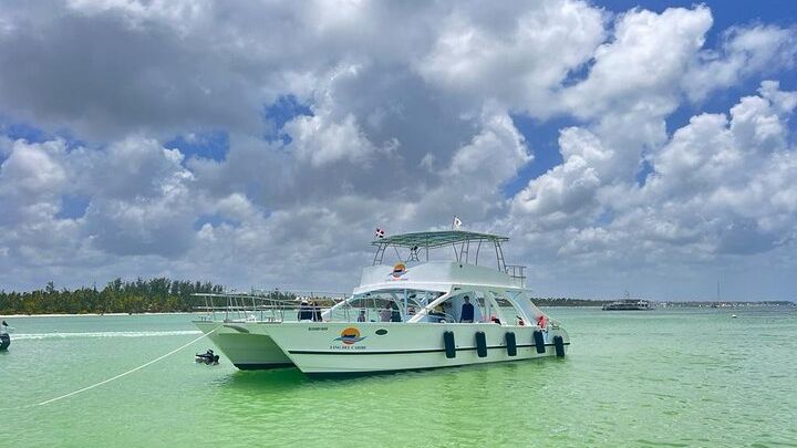 Catamaran Tour of Punta Cana with Snorkeling and Open Bar