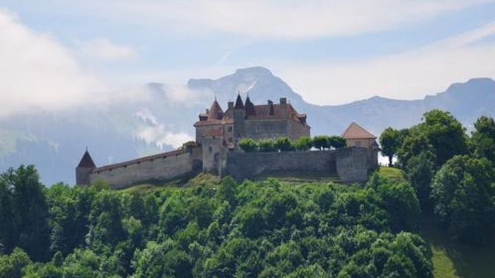 Geneva to Gruyeres Village and Chocolate Factory Full-Day Trip