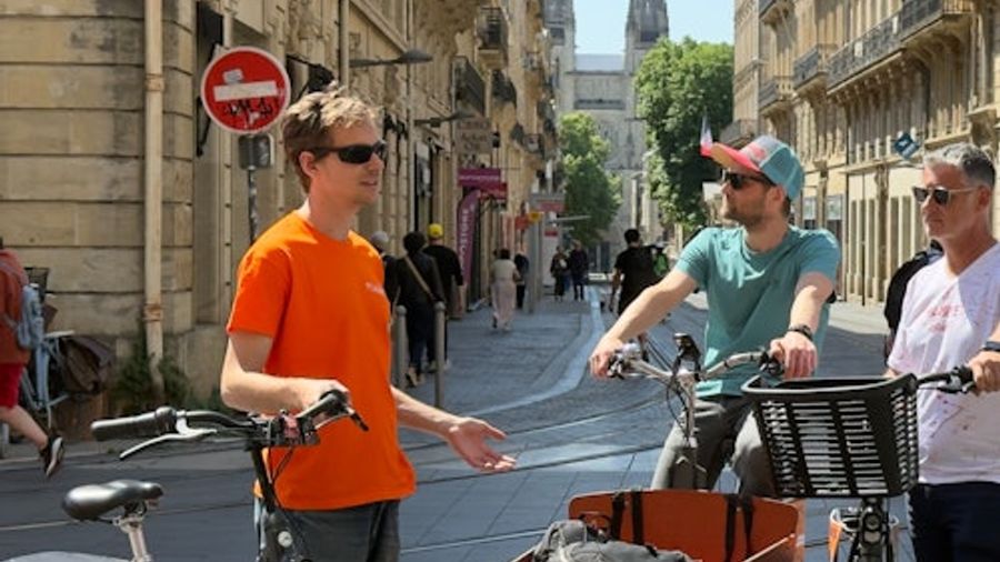 Bordeaux: 2.5-Hr Guided Bike Tour