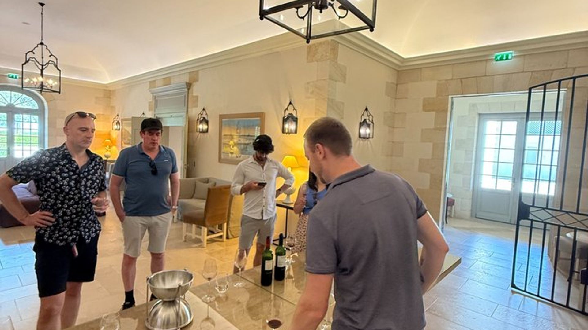 Tour Privé et visites sur la Route des Châteaux du Médoc (Minivan Luxe)