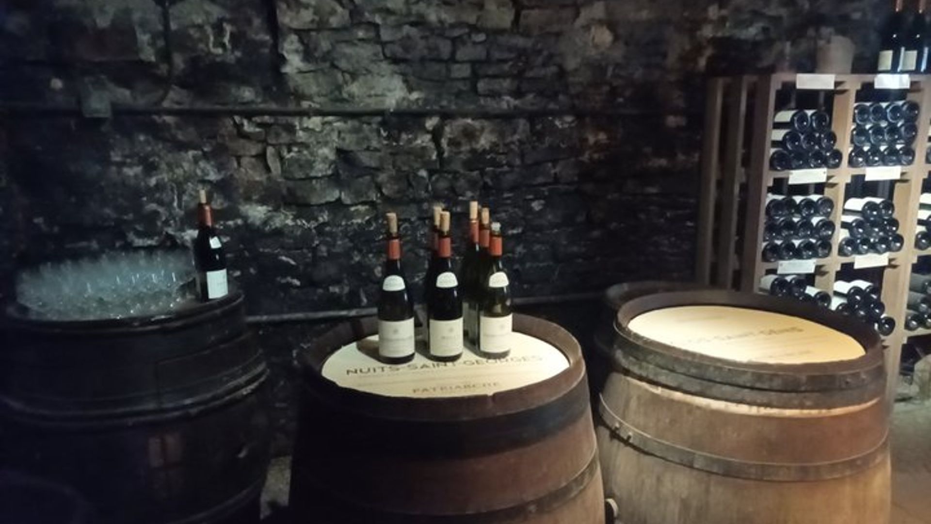 Visite privée des vins de Beaune Explorez les caves et dégustez les vins de Bourgogne