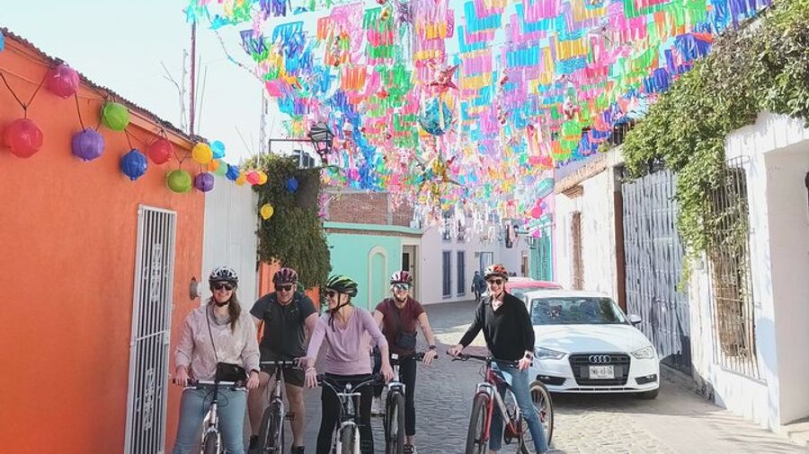 Bicycle Tour through Oaxaca learning about its Urban Art and History